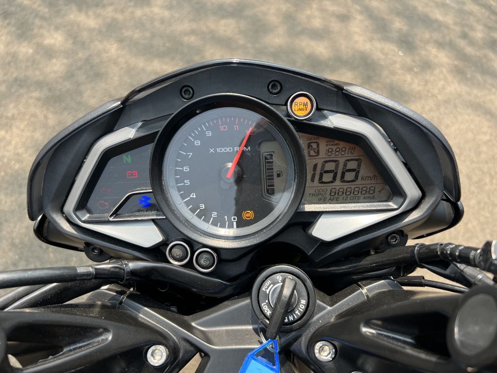 Bajaj Pulsar Ns Launched In India Gets Usd Forks Maxabout News