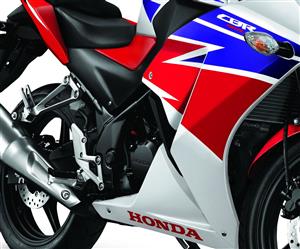 Honda cbr150r tri colour #1