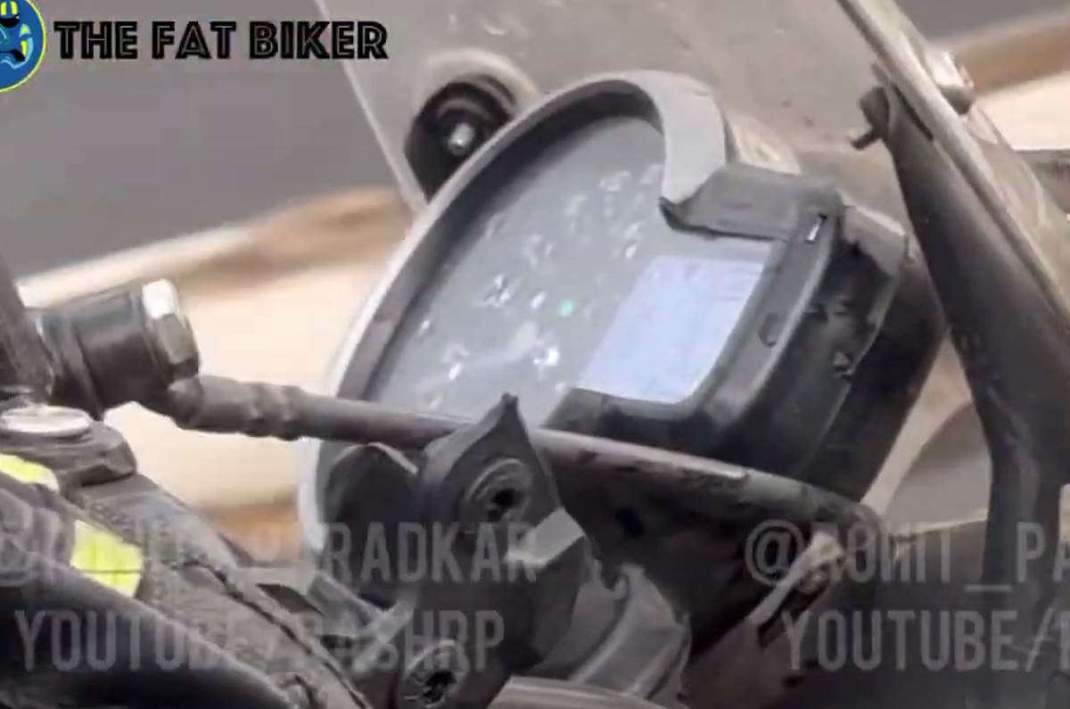 Bajaj-Triumph Scrambler Expected Price, Photos & Launch Date in India - close up
