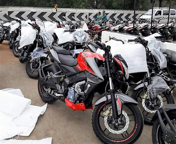 17 Bajaj Pulsar Ns0 Showing N Jpg 17 Bajaj Pulsar Ns0 Showing N Jpg