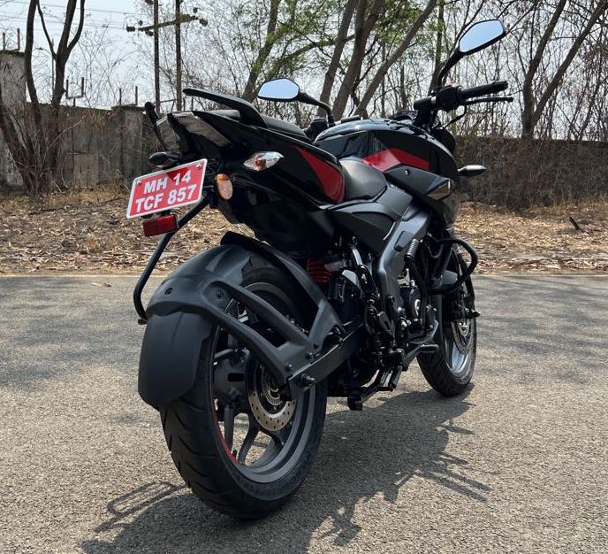 2023 Bajaj Pulsar NS160 Live Photo 1 - 2023 Bajaj Pulsar NS160 Launched in India - Gets USD Forks! 2023 Bajaj Pulsar NS160 Live Photo 1