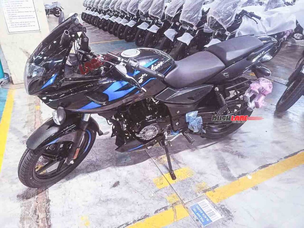2023 Bajaj Pulsar 220F Spotted in Black With Blue Graphics - Live Photos - shot
