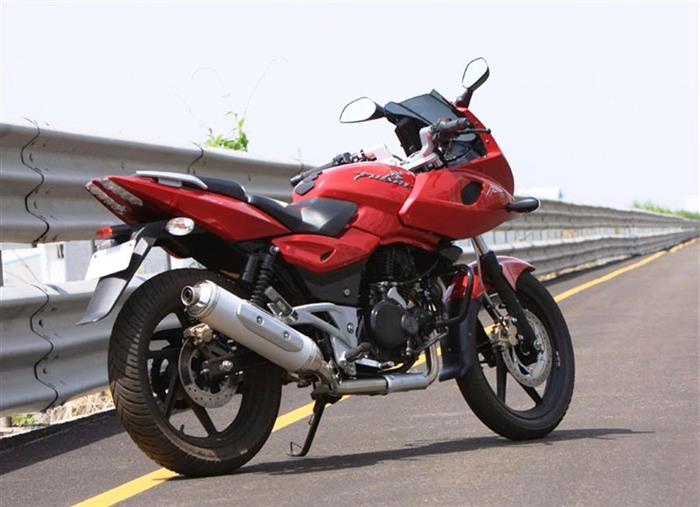 Bajaj Pulsar 220 F 3 Quarter Rear Red