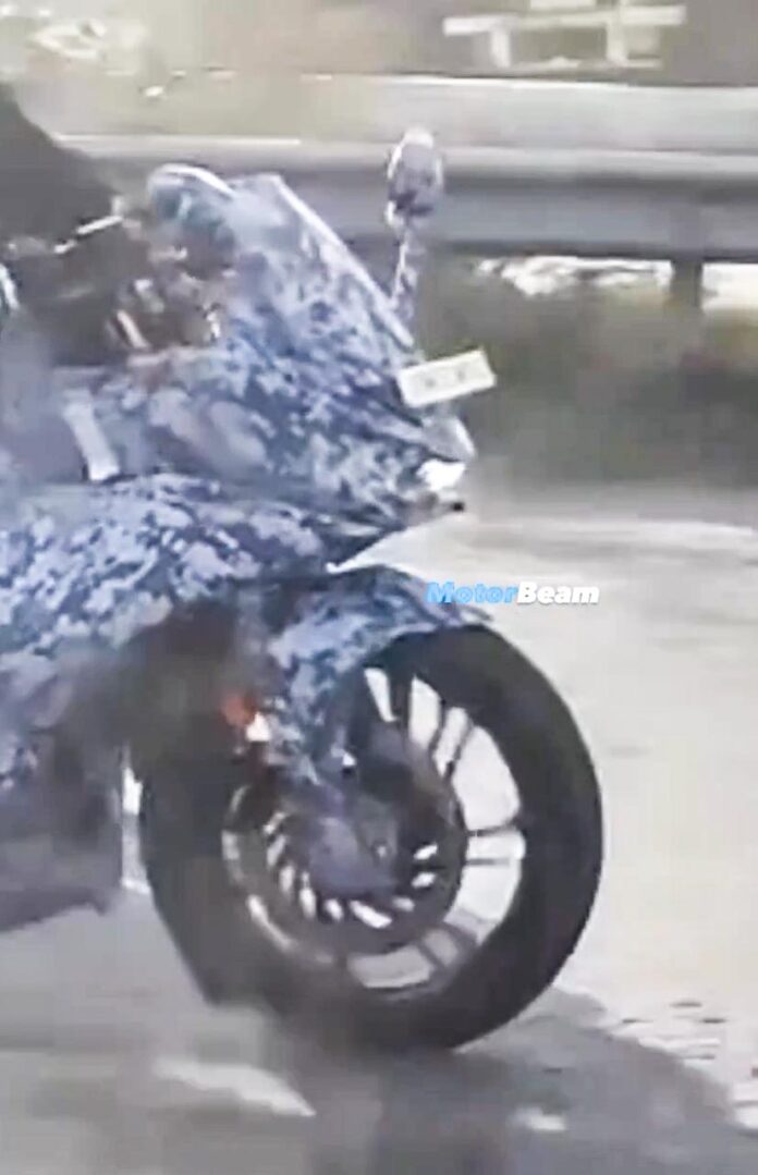 Hero Karizma Spy Photo 2 - 2024 Hero Karizma Sports Bike Spotted Testing For The First Time Hero Karizma Spy Photo 2