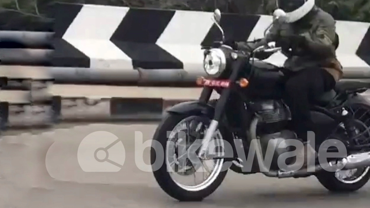 Royal Enfield Classic 650 Spotted in India - The Most Powerful Classic is Coming! - photograph