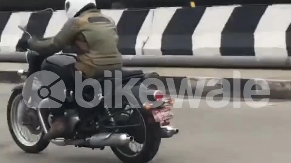 Royal Enfield Classic 650 Spotted in India - The Most Powerful Classic is Coming! - right