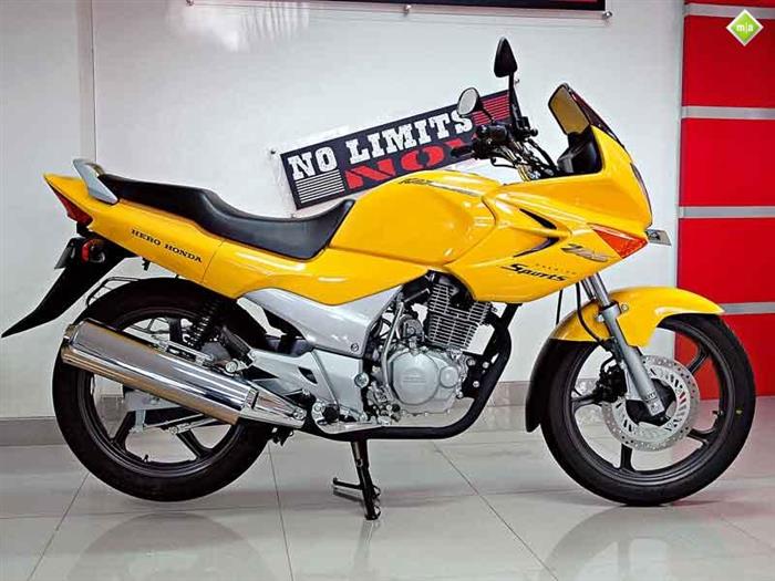 Hero Honda Karizma R Side View Yellow Hero Honda Karizma R Side View Yellow