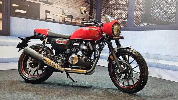6 New Honda Motorcycles (Based on CB350) Make Official Debut in India - landscape