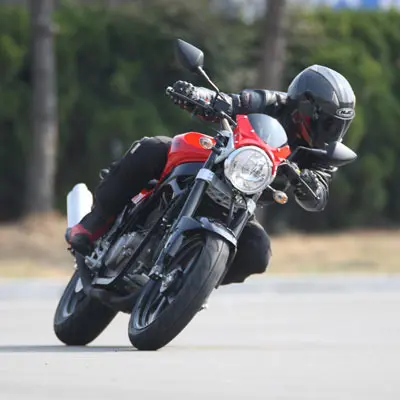 Hyosung_GT250_3.jpg