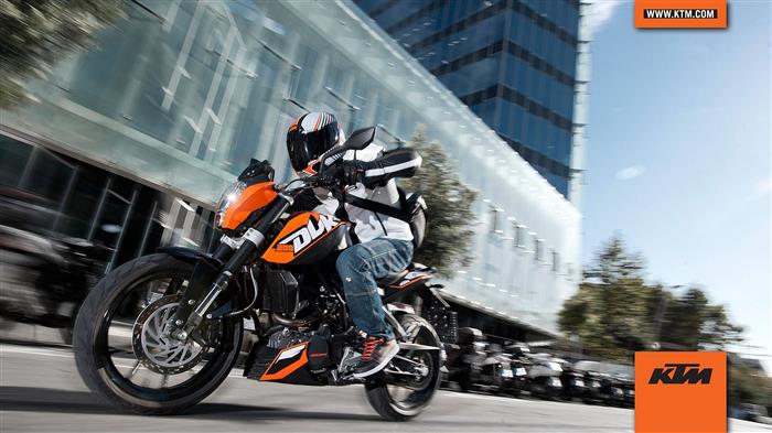 KTM Duke 200 in Motion KTM Duke 200 in Motion