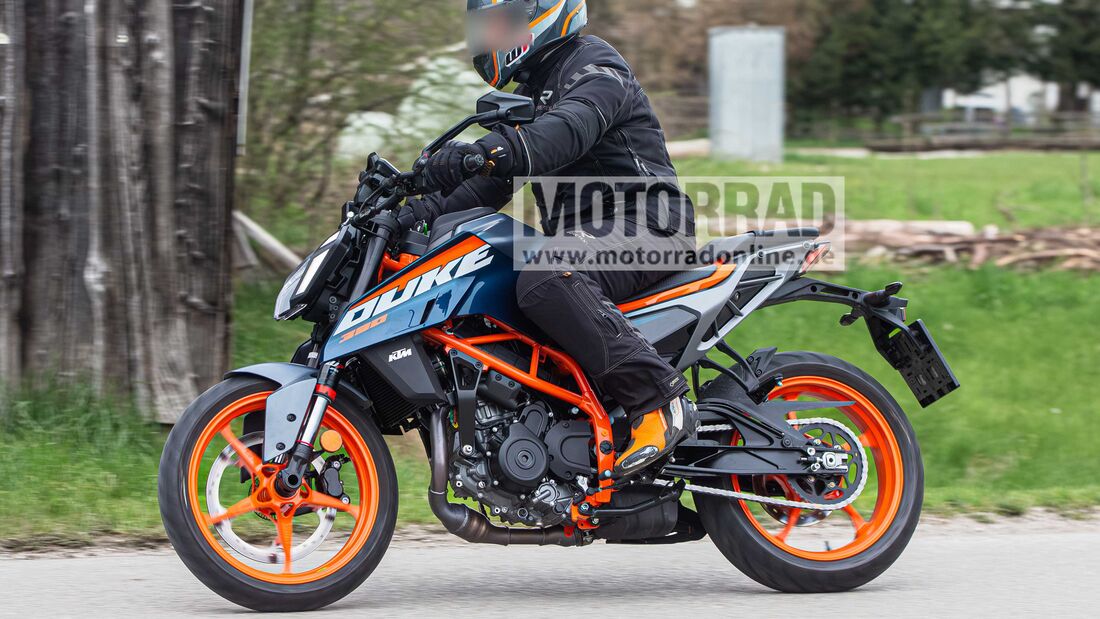 Mega Photo Gallery of 2024 KTM Duke 390 - Fully Revealed! - wide