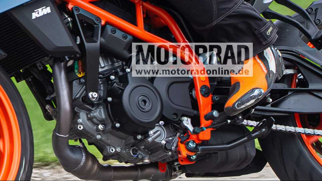 Mega Photo Gallery of 2024 KTM Duke 390 - Fully Revealed! - angle