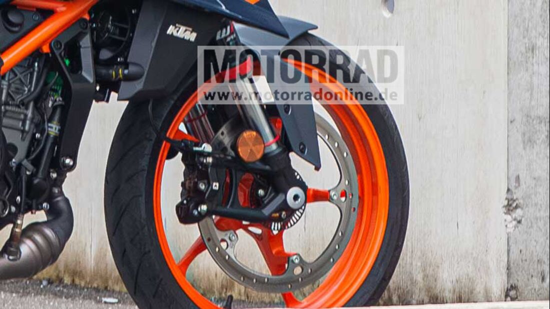 Mega Photo Gallery of 2024 KTM Duke 390 - Fully Revealed! - midground