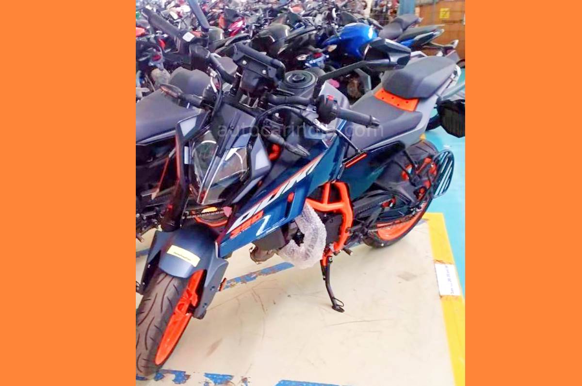 2024 KTM Duke 390 Spotted Undisguised in India - Coming Soon! - picture