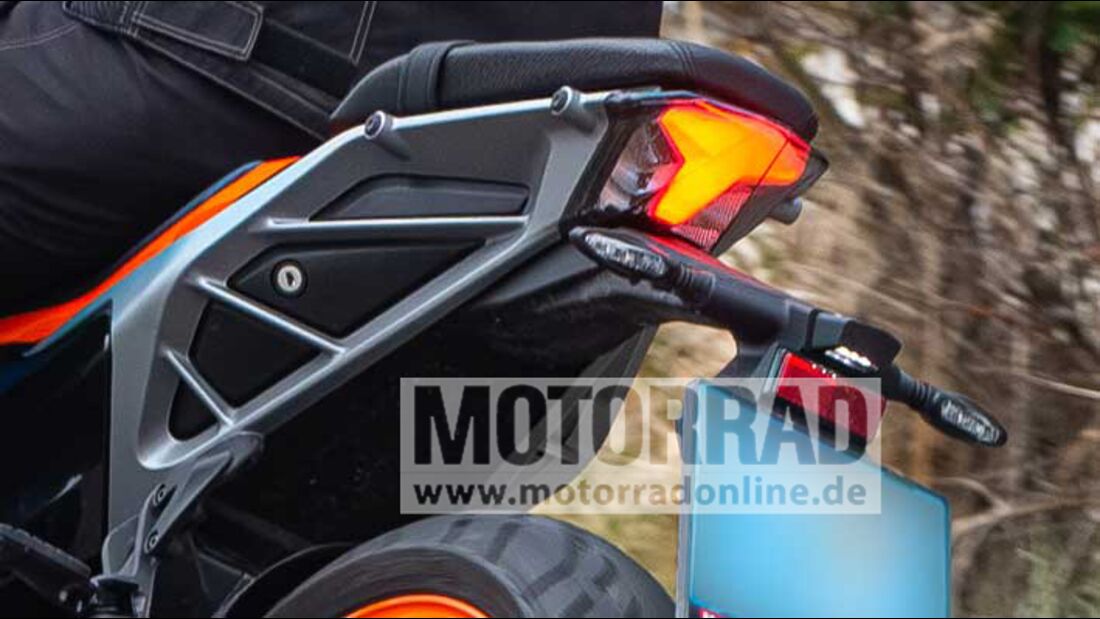 Mega Photo Gallery of 2024 KTM Duke 390 - Fully Revealed! - left