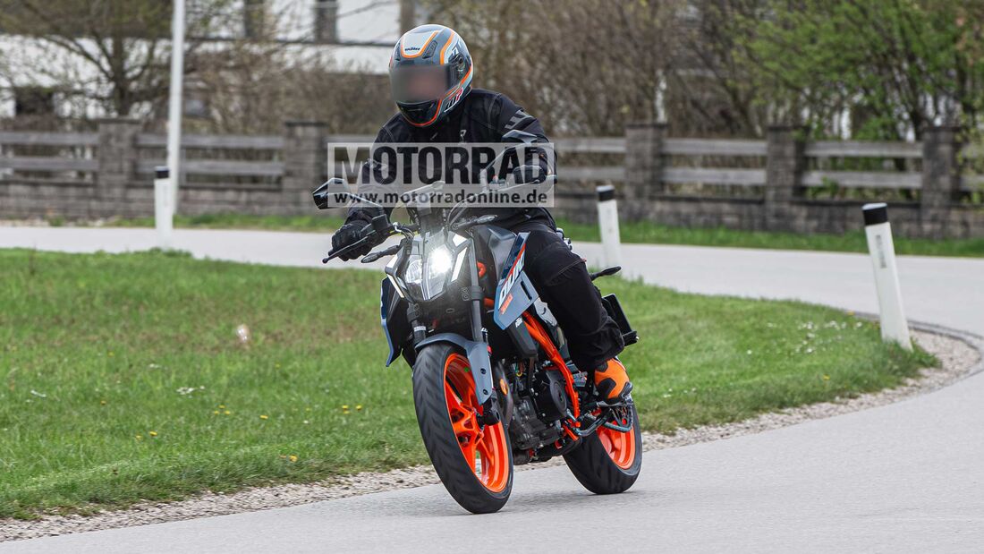 Mega Photo Gallery of 2024 KTM Duke 390 - Fully Revealed! - close-up