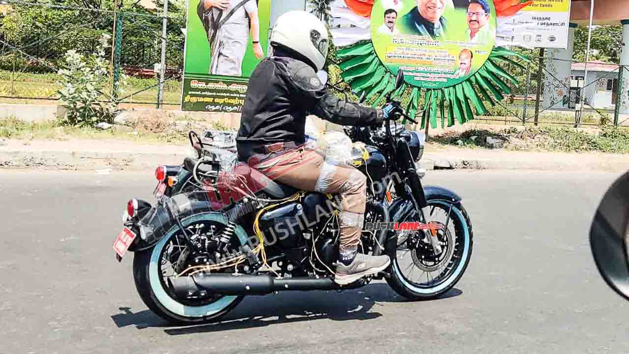 Royal Enfield Bobber 350 Spotted - Based On New Classic 350 - photograph