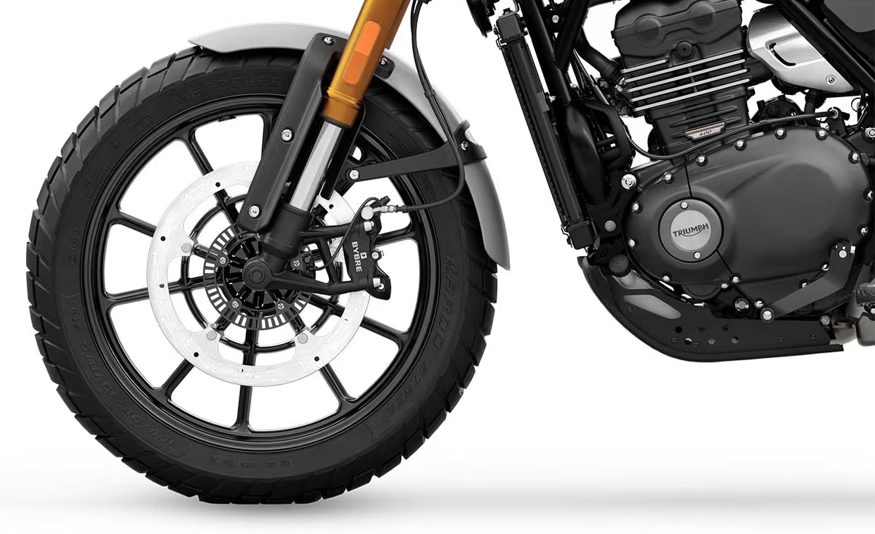 400cc Bajaj-Triumph Bike Launched in India at Rs 2.23 Lakh - pic