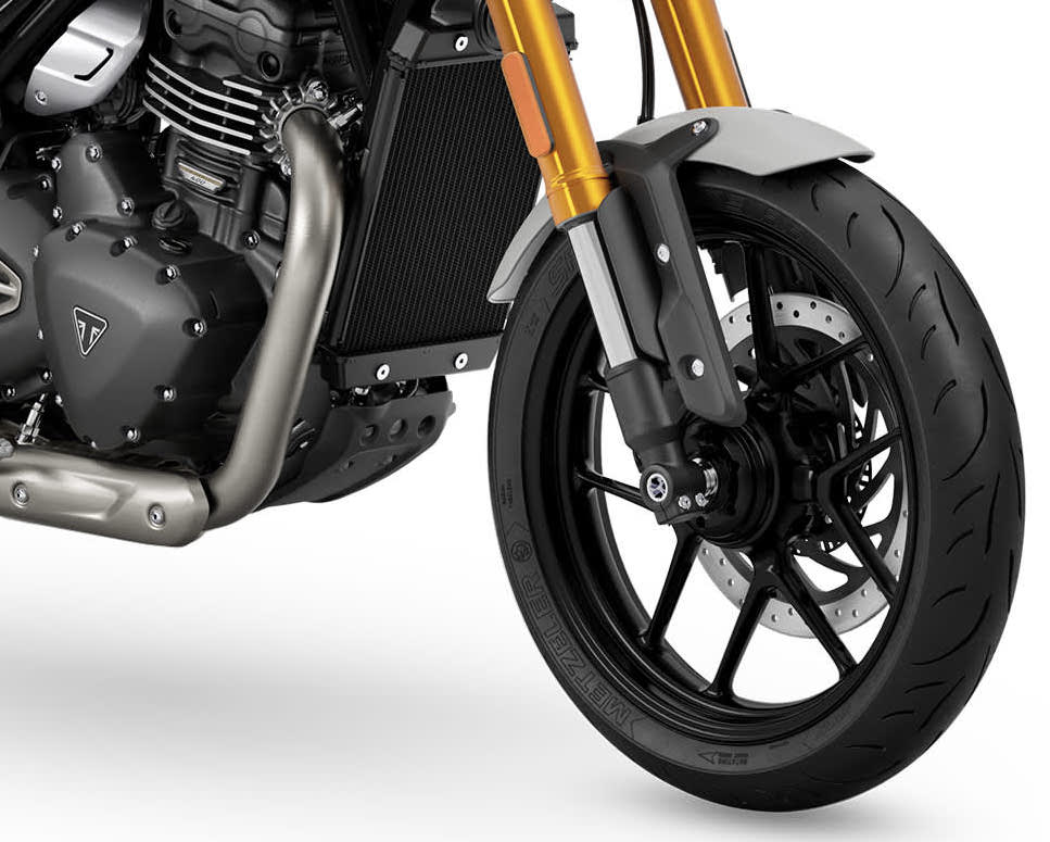 400cc Bajaj-Triumph Bike Launched in India at Rs 2.23 Lakh - snap