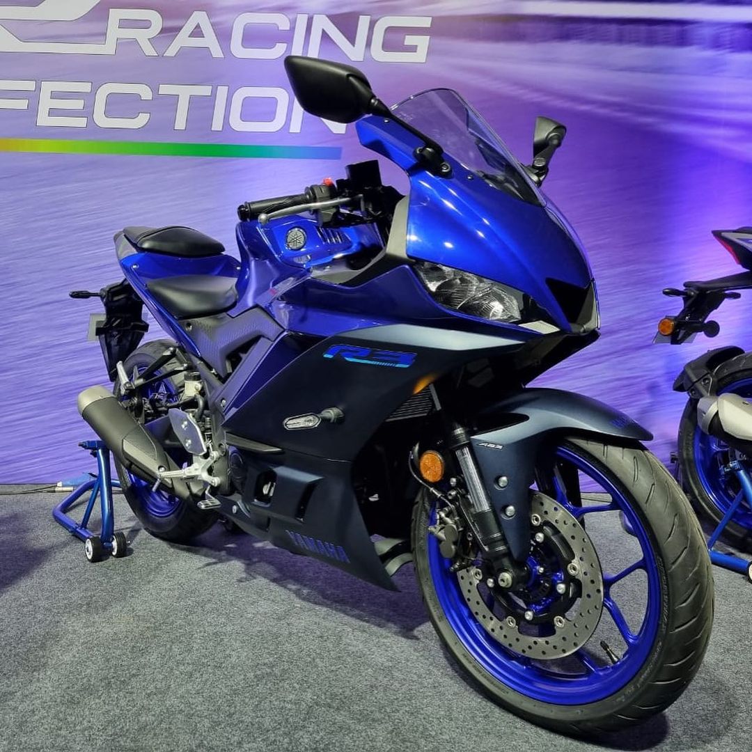 New Yamaha R3, MT-03, R7, MT-07, and White R15 V4 Showcased in India - back