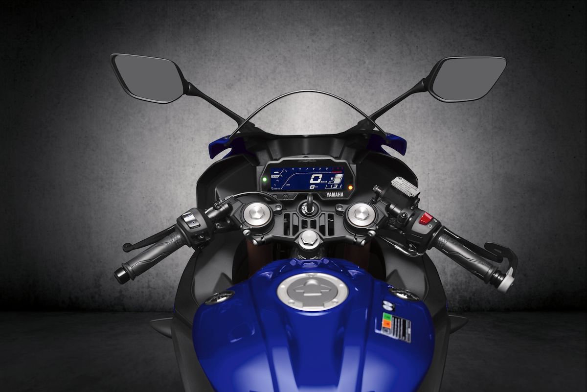 Yamaha YZF-R125 Stills & Details
