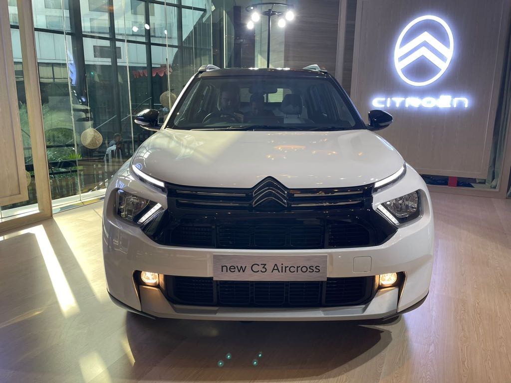 Citroen C3 Aircross SUV Makes Official Debut in India; Rivals Hyundai Creta - left