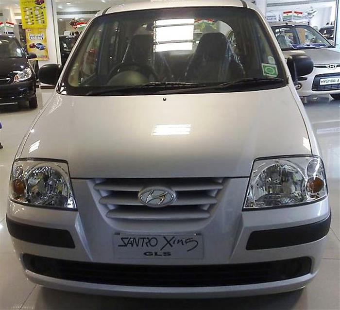 Hyundai Santro Xing Front View