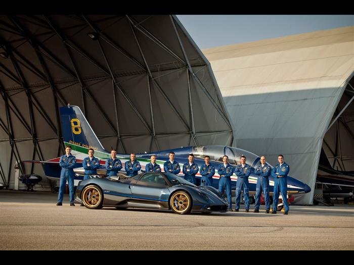 Pagani Zonda Tricolore Showing