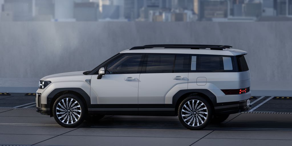 2024 Hyundai Santa Fe SUV Makes Official Debut - Looks Like A Land Rover  - close-up