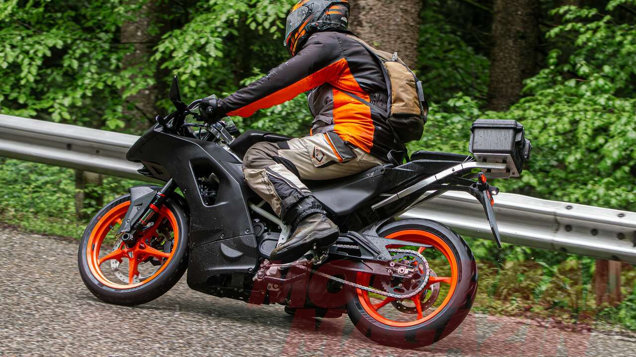 2024 KTM RC 390 Fully Revealed - Here Are The Latest Photos - frame