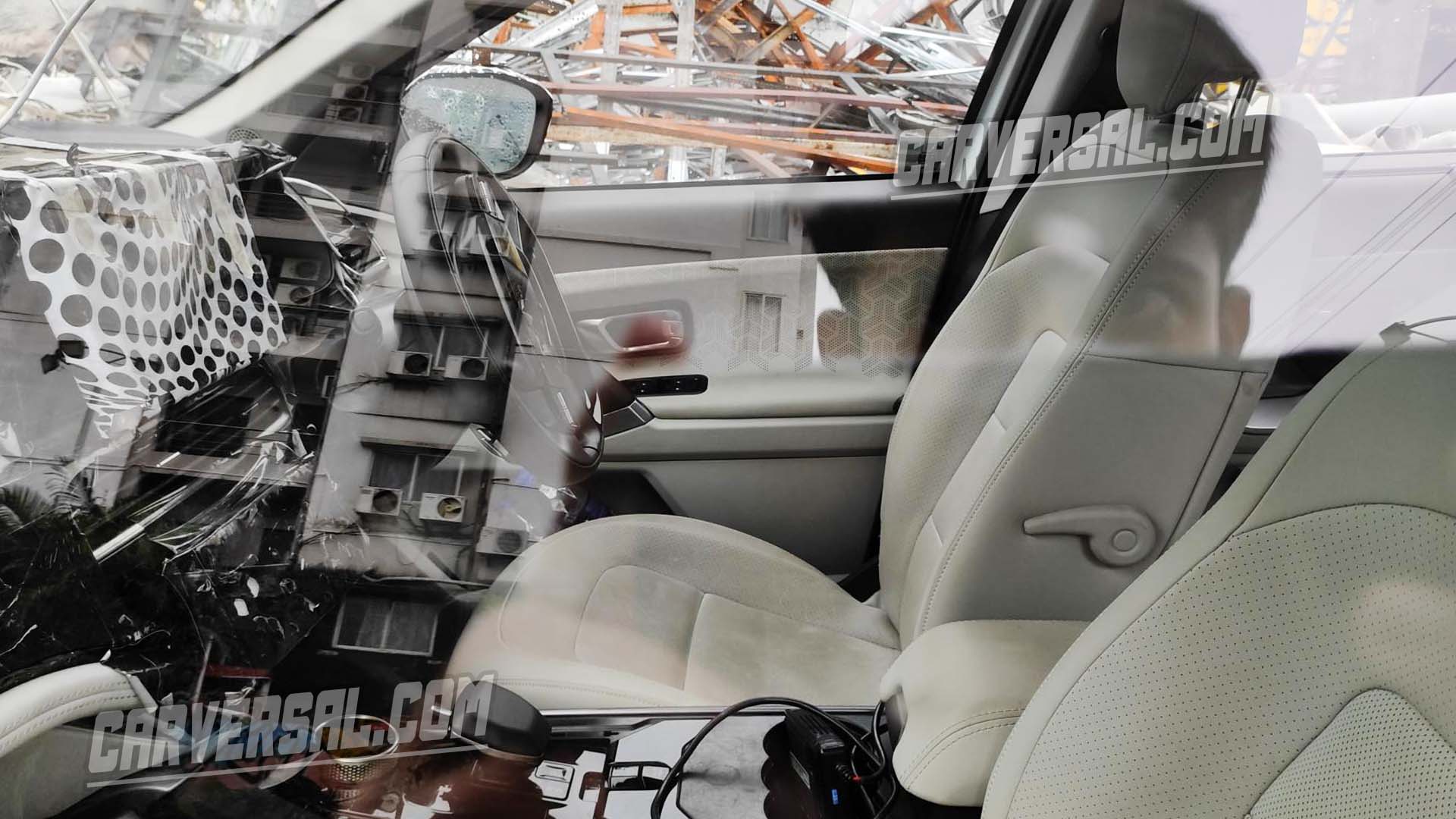 2024 Tata Safari Interior Photos Leaked - Features Range Rover Design Elements - shot