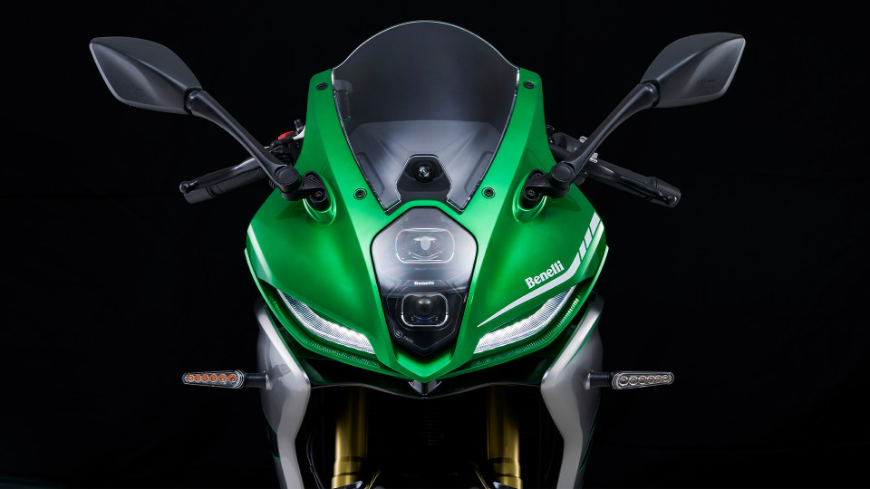 Benelli 402R 2 - Benelli Tornado 402R Sportbike Makes Official Debut - Price Revealed! Benelli 402R 2