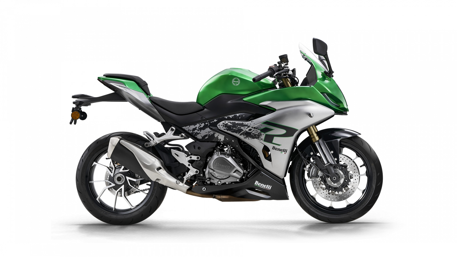 Benelli 402R 4 - Benelli Tornado 402R Sportbike Makes Official Debut - Price Revealed! Benelli 402R 4