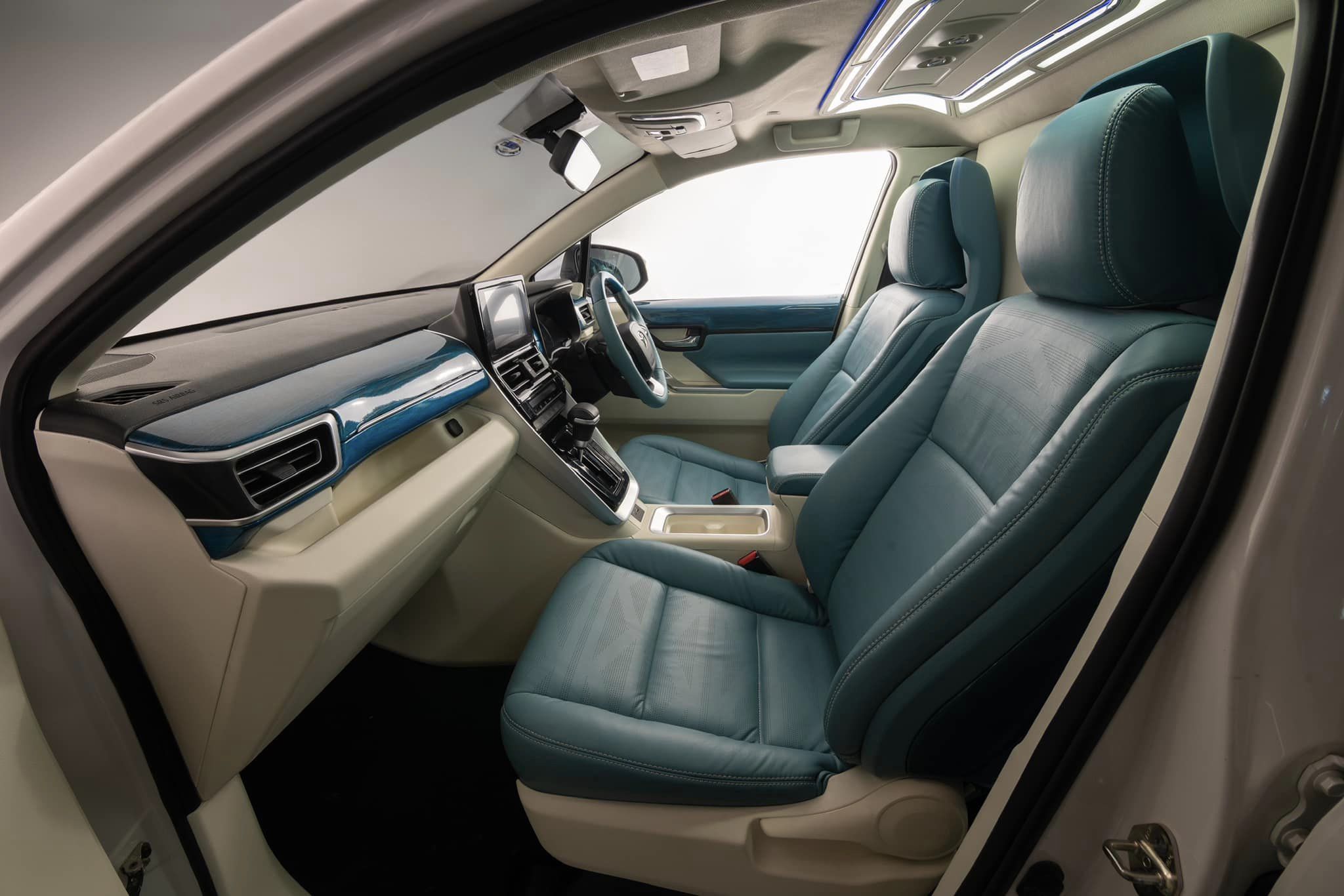 DC2 Transforms Toyota Innova Hycross into a Luxury Lounge for Rs 15 Lakhs - portrait