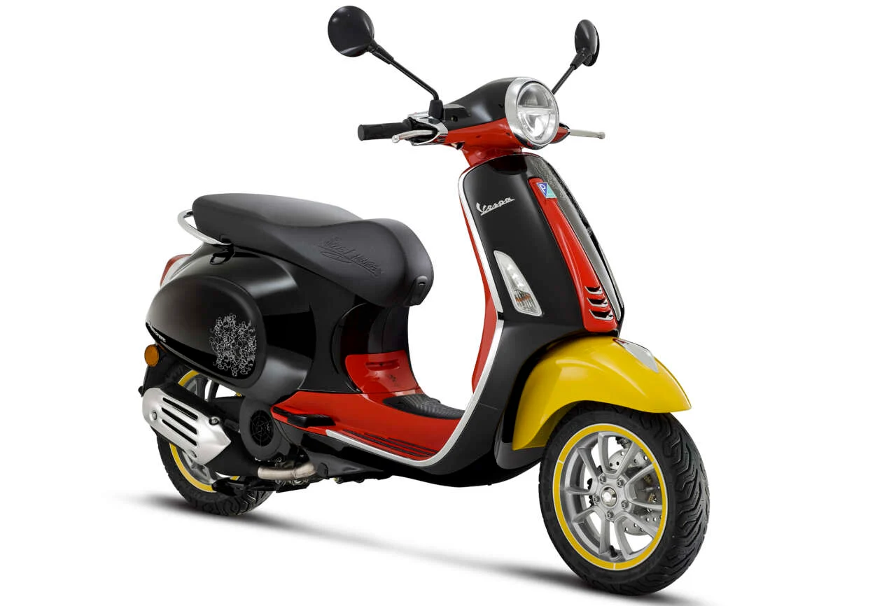 Vespa Mickey Mouse Edition Makes Official Debut - Looks Eye-Catching! - side