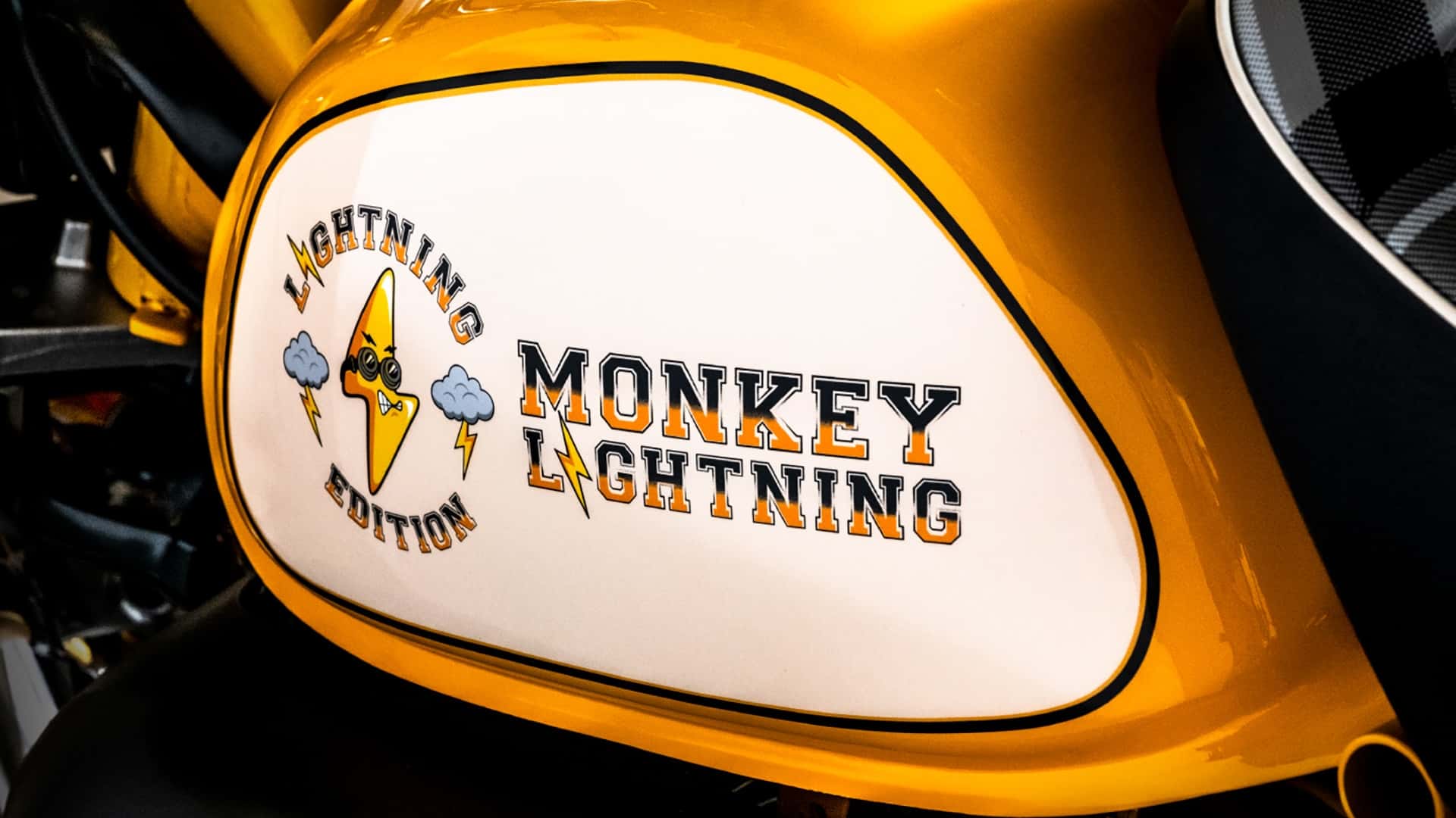 Honda Monkey 125 Lightning Edition Makes Official Debut - Details and Photos - closeup