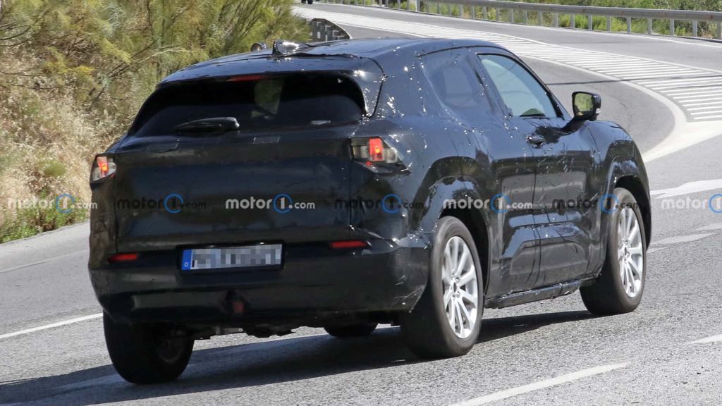 Suzuki eVX Road-Ready Prototype Spied in Southern Europe - Report - snapshot