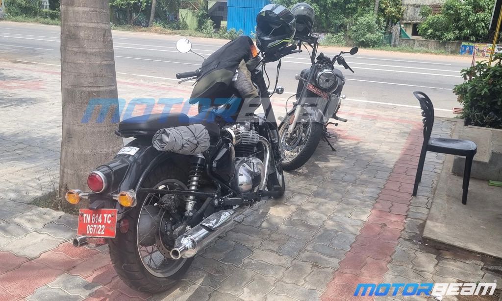 Royal Enfield Classic 650 and Shotgun 350 Spotted Together - Live Photos - snapshot