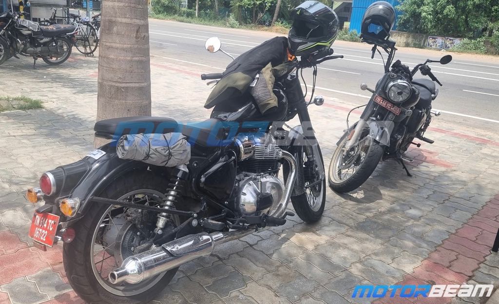 Royal Enfield Classic 650 and Shotgun 350 Spotted Together - Live Photos - photograph