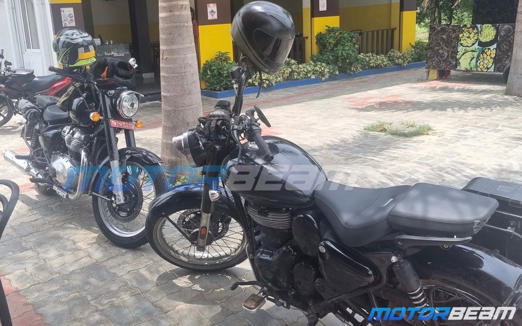 Royal Enfield Classic 650 and Shotgun 350 Spotted Together - Live Photos - right