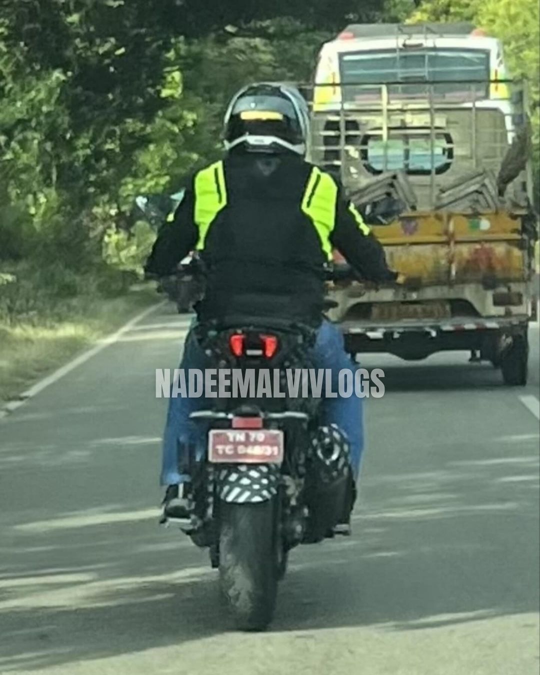 TVS Apache RTR 310 (Naked RR 310) Spotted On Road For The First Time - left