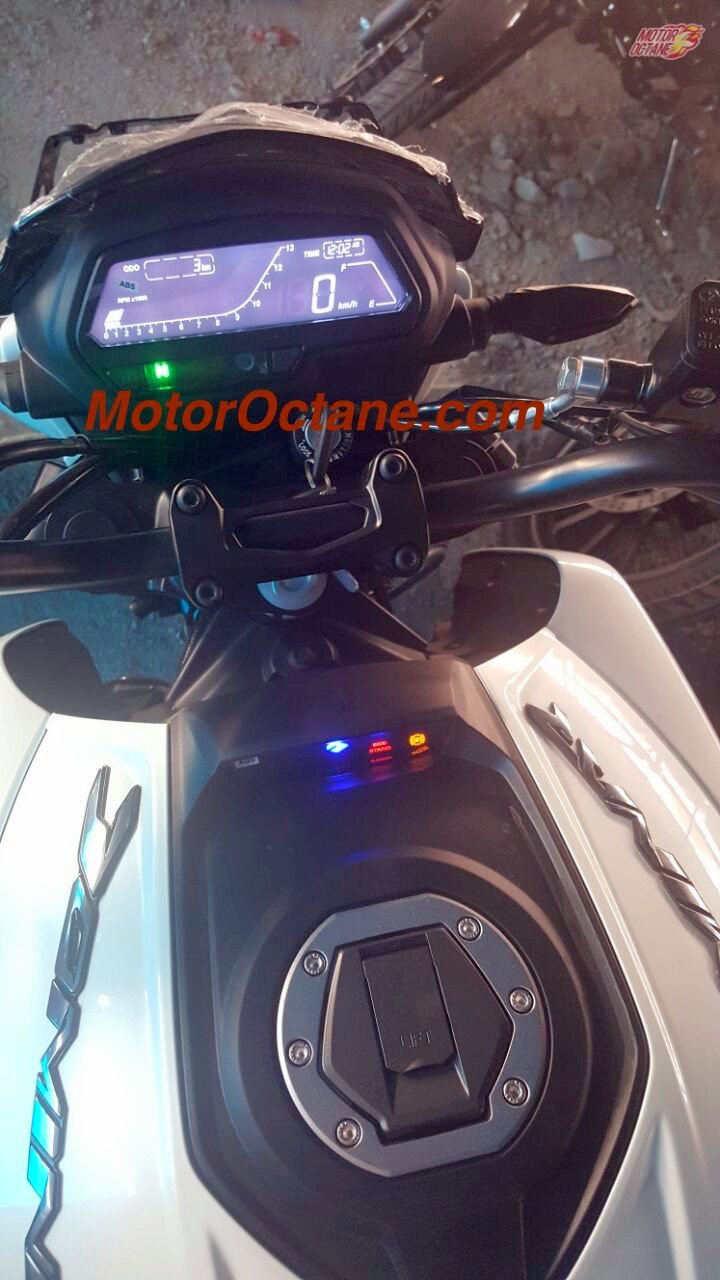 Bajaj Dominar 400 - Showing Bajaj-Dominar-400-3.jpg