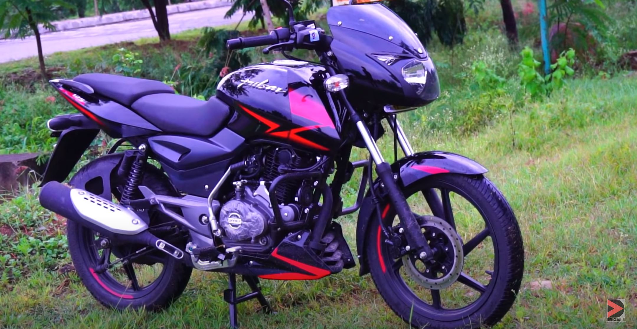 bajaj pulsar 180 seat price