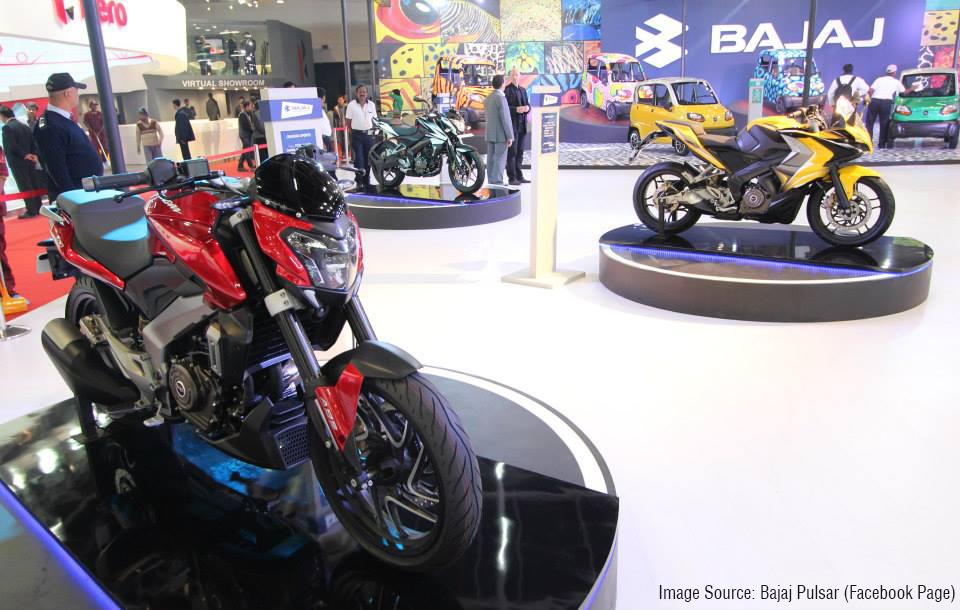 Bajaj Pulsar 400CS Front 3-Quarter