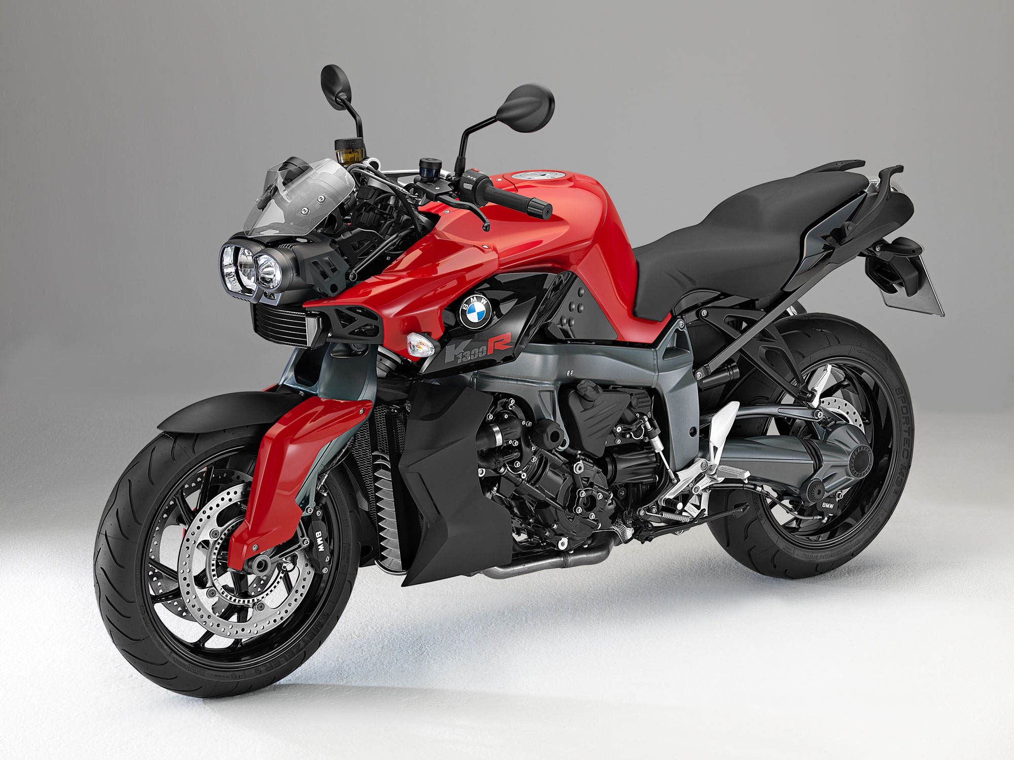 BMW K1300R 3-Quarter 'Red'