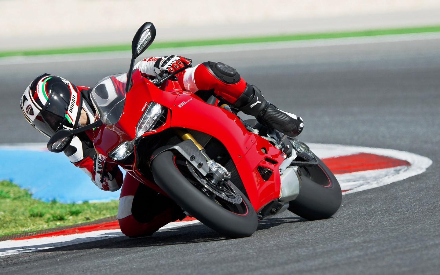 1199 Panigale - Showing 2012_Ducati_1199_Panigale_15.jpg