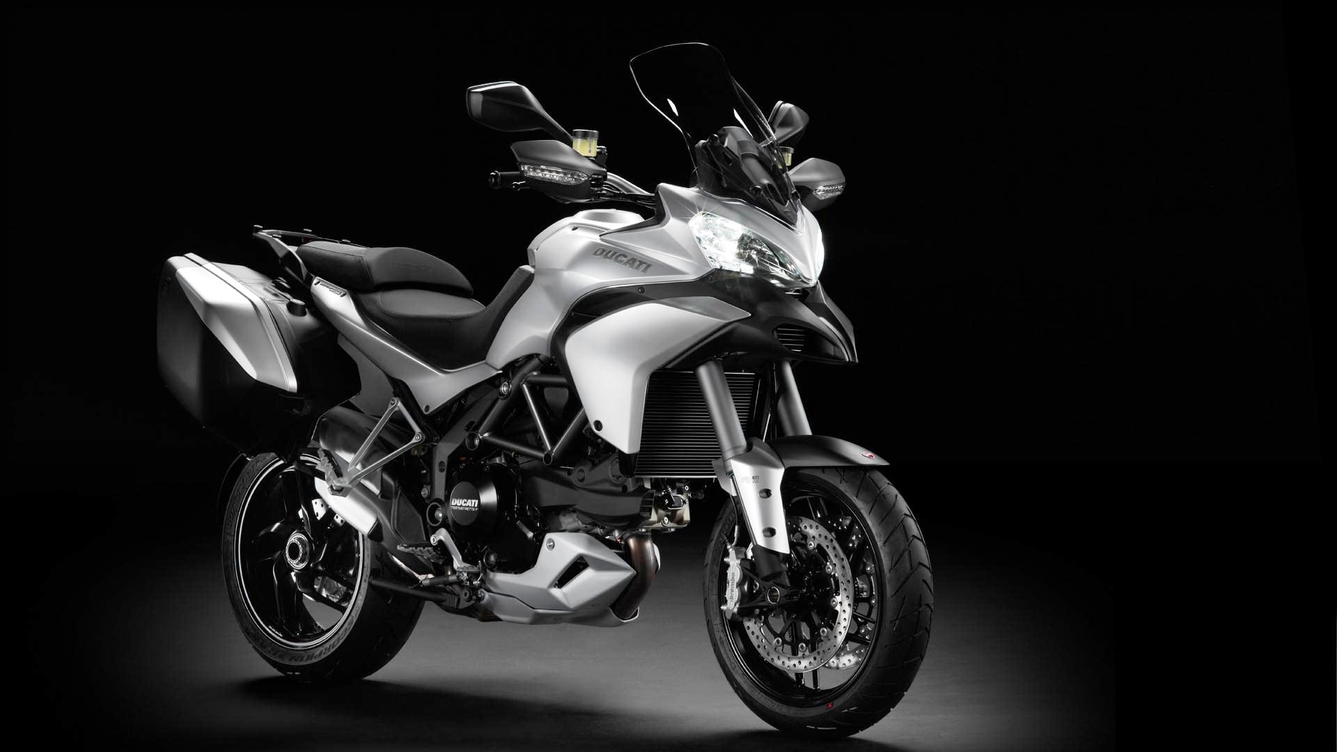 2013 Ducati Multistrada 1200 S Touring 3-Quarter Front