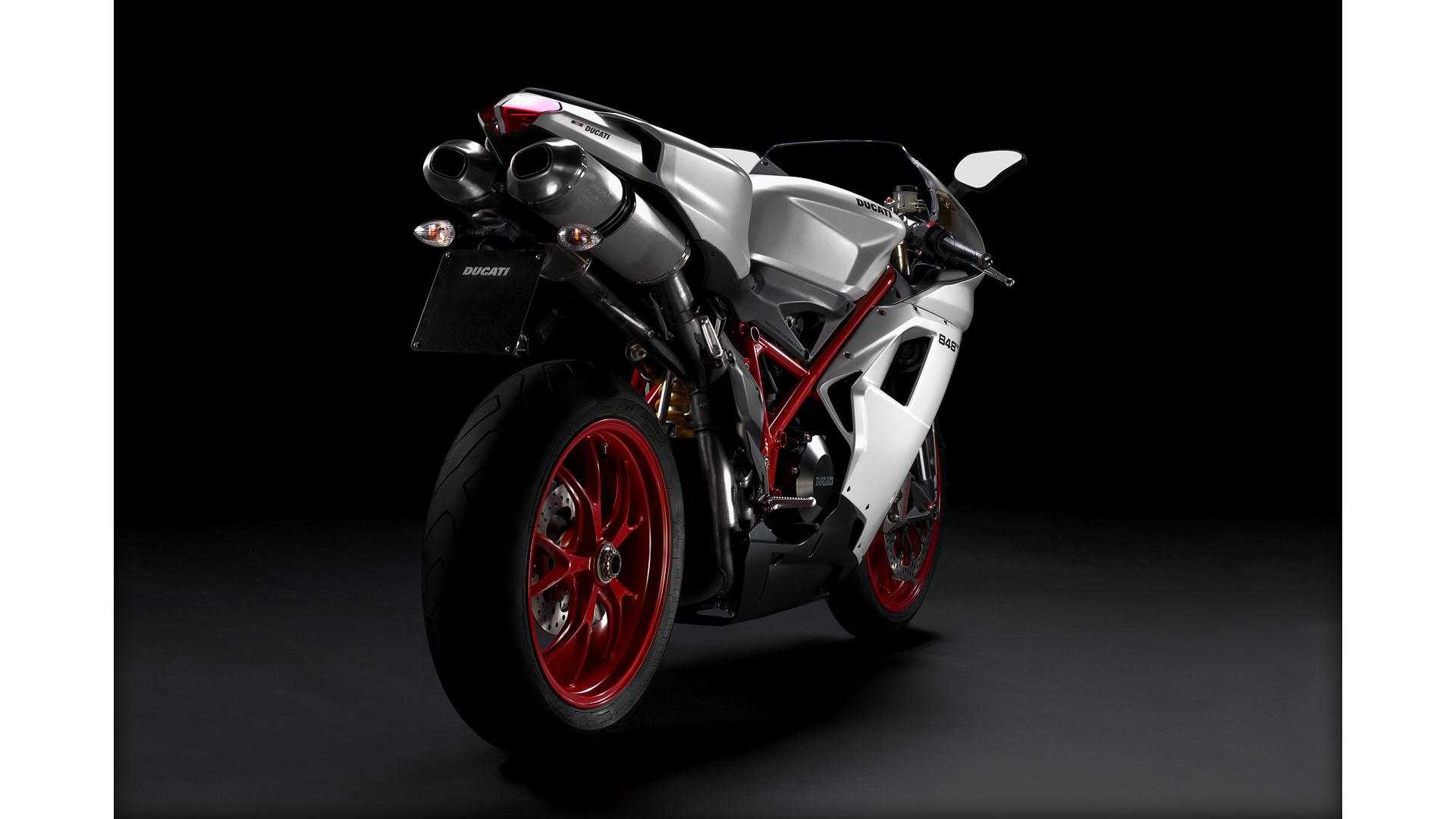 Superbike 848 EVO - Showing Ducati_Superbike_848_EVO_11.jpg