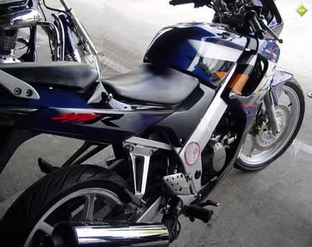 Honda CBR150R - Showing CBR150R_011208_9.jpg