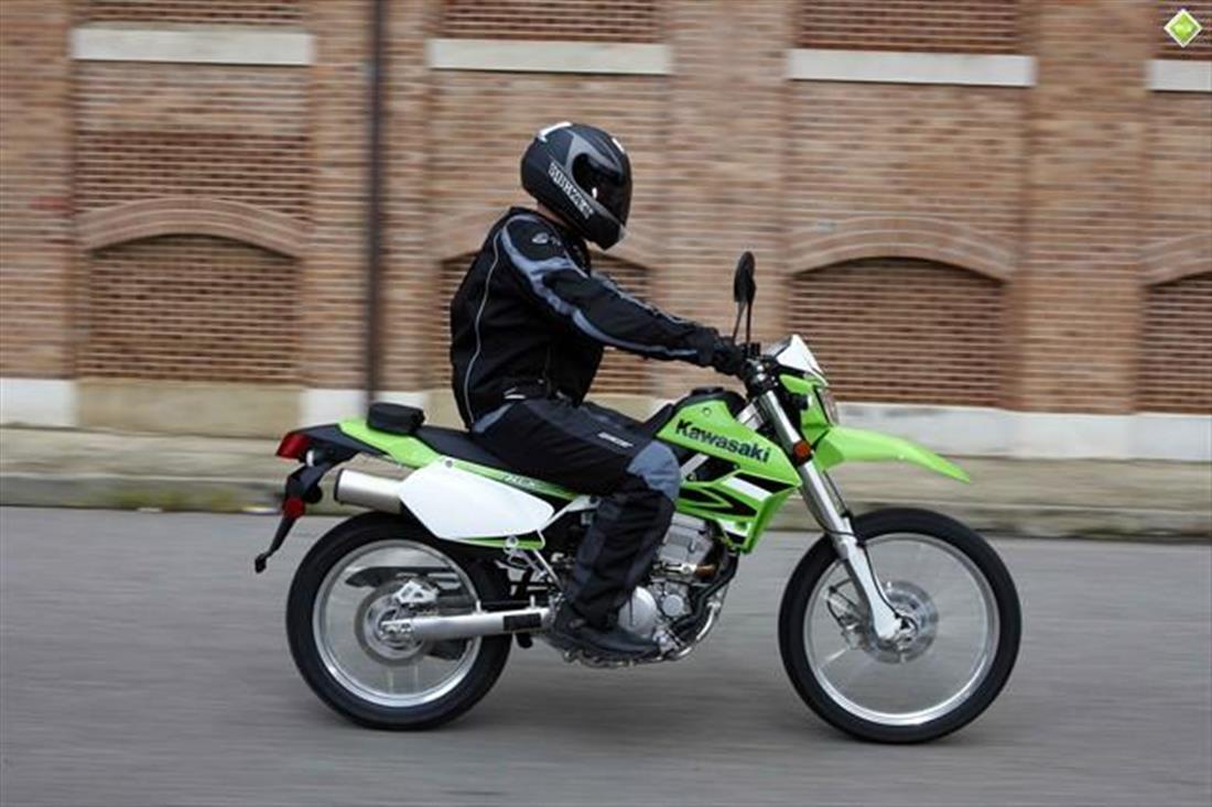 Kawasaki klx250 РІРѕРµРЅРЅС‹Р№